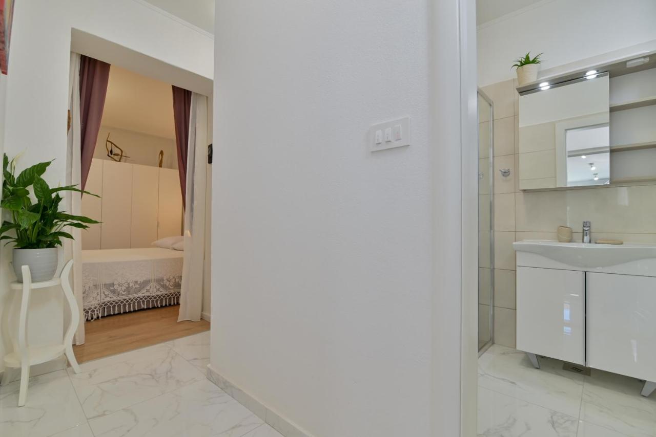 Apartments Art โตรกีร์ ภายนอก รูปภาพ