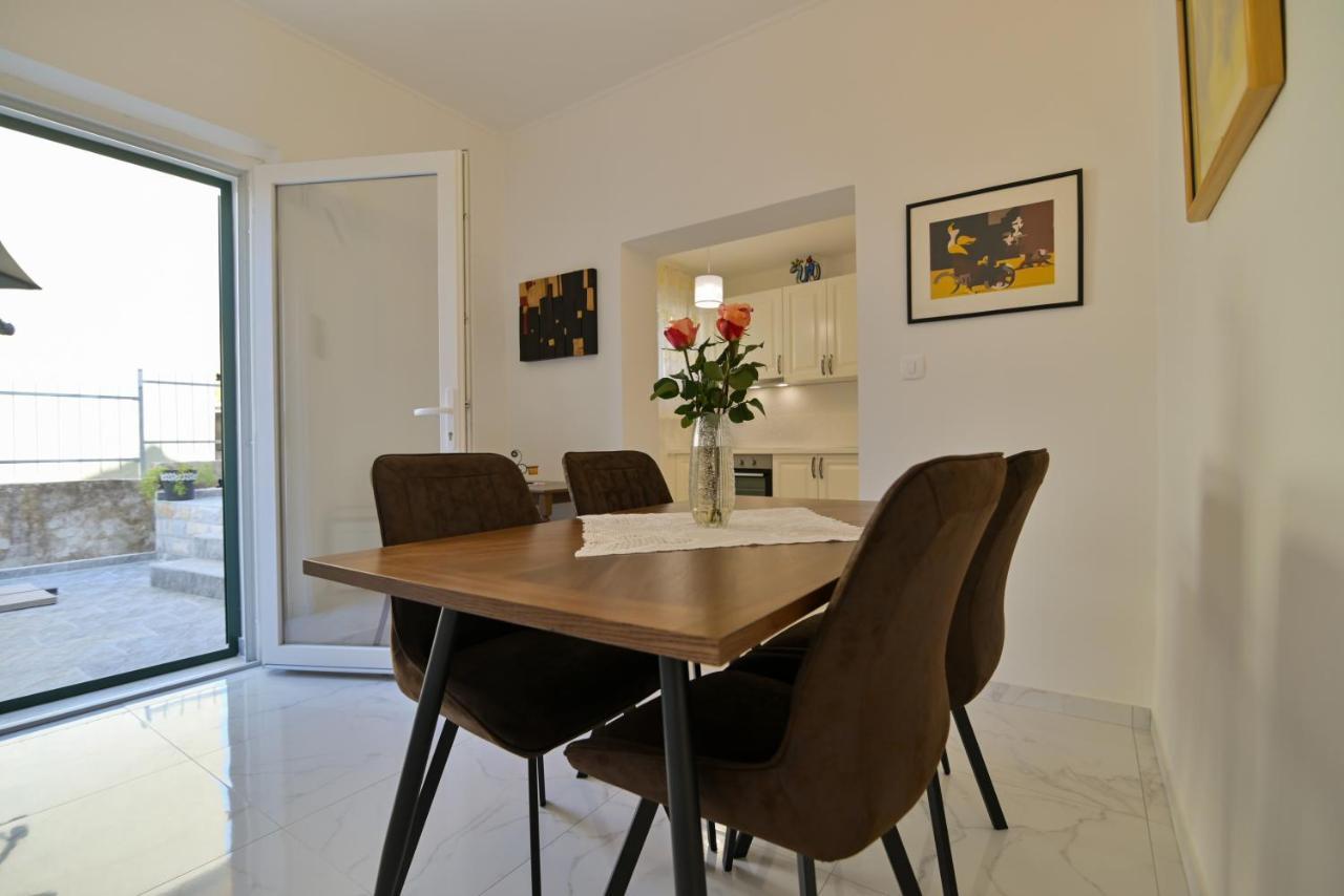 Apartments Art โตรกีร์ ภายนอก รูปภาพ
